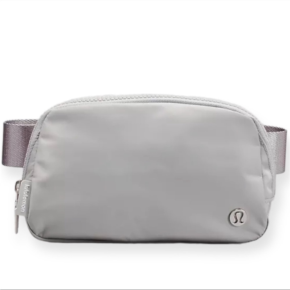 Lululemon Everywhere Belt Bag Silver Drop Extended Strap